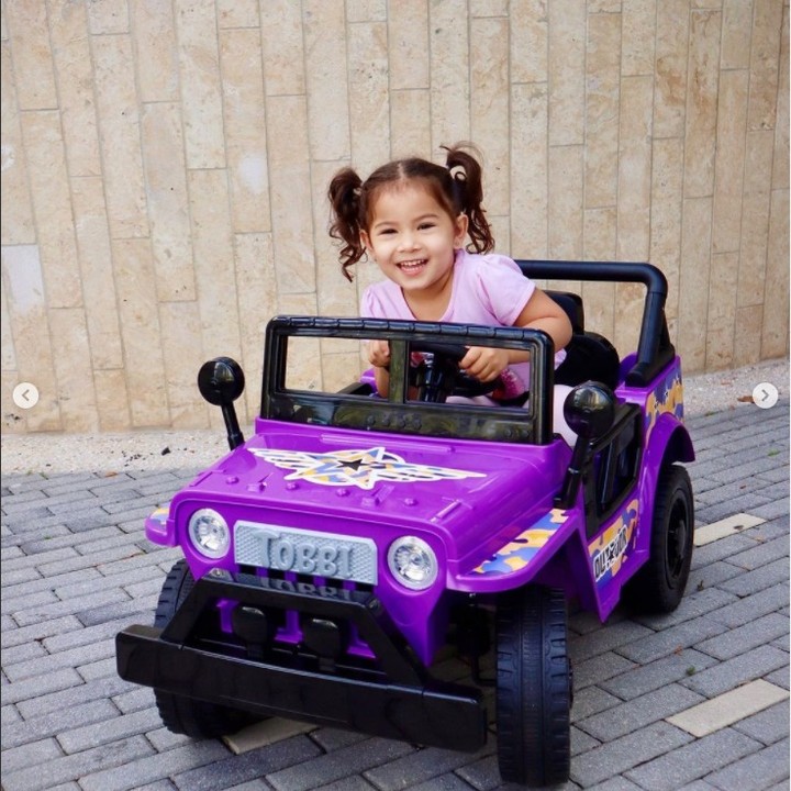 Learn colors with electric cars.