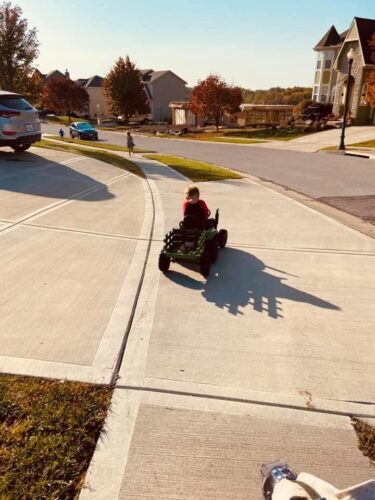 12V Battery Powered Toy Tractor with Trailer, Kids Electric Ride On Toy Car, Dark Green photo review