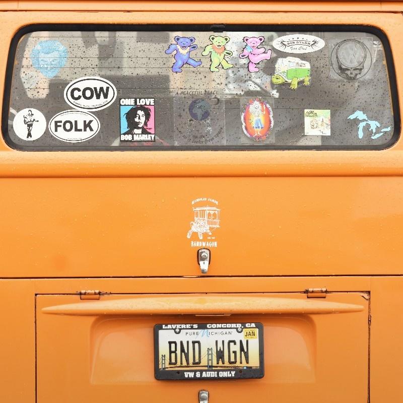 put sticks on kids truck can attract kids more